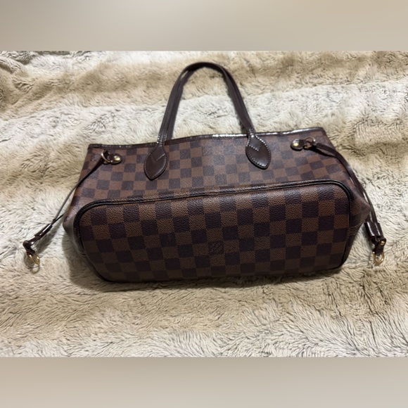 Authentic Louis Vuitton Damier Neverfull PM Tote bag GUC. Serial No. SD5009 - Picture 12 of 16